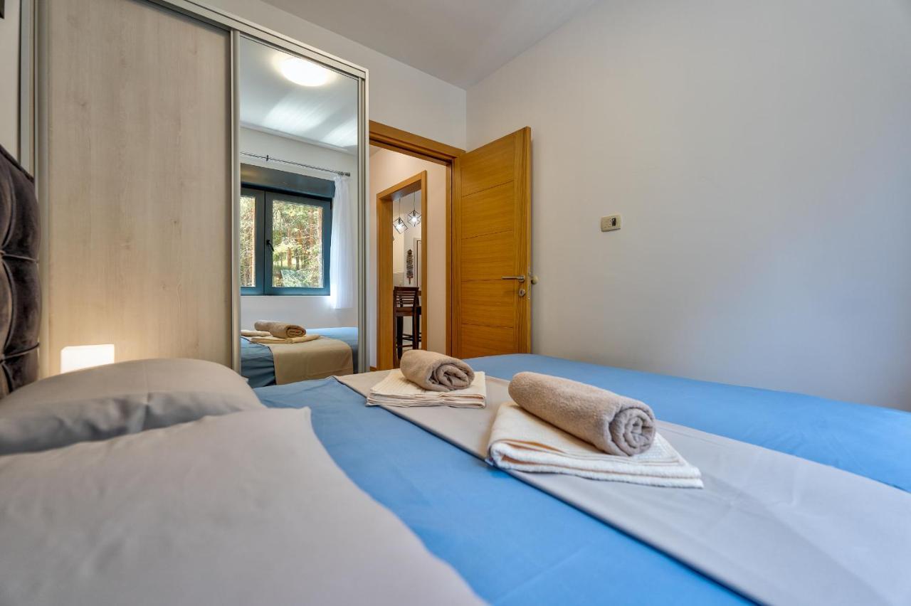 Vila Pekovic Green, Pine Trees View 2 Bedrooms Apartment 즐라티보 외부 사진