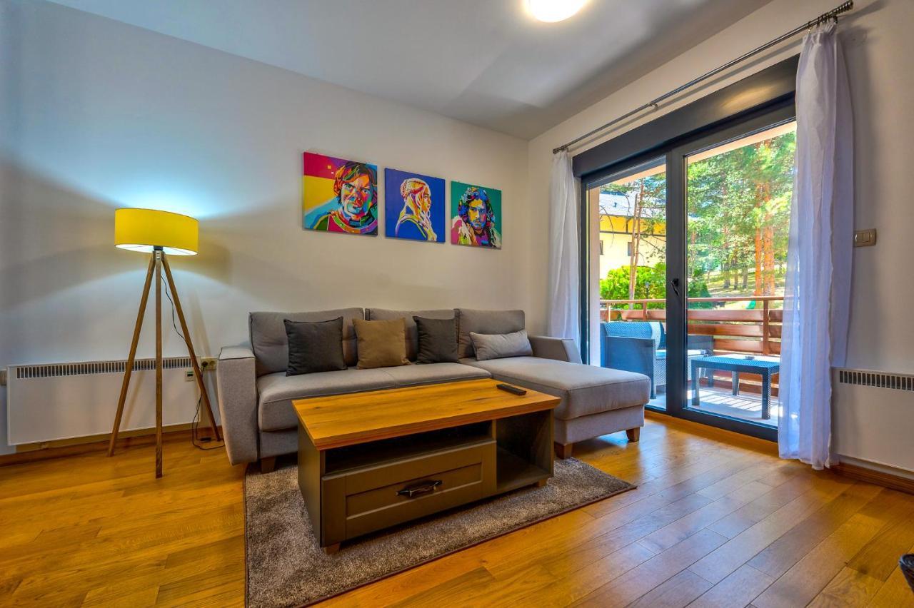 Vila Pekovic Green, Pine Trees View 2 Bedrooms Apartment 즐라티보 외부 사진