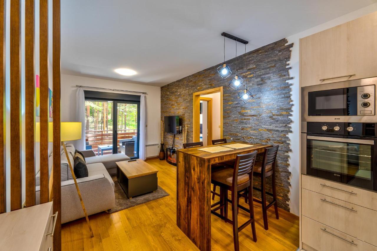 Vila Pekovic Green, Pine Trees View 2 Bedrooms Apartment 즐라티보 외부 사진